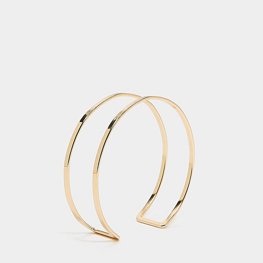 SIMPLE GOLD COLORED BRACELET
